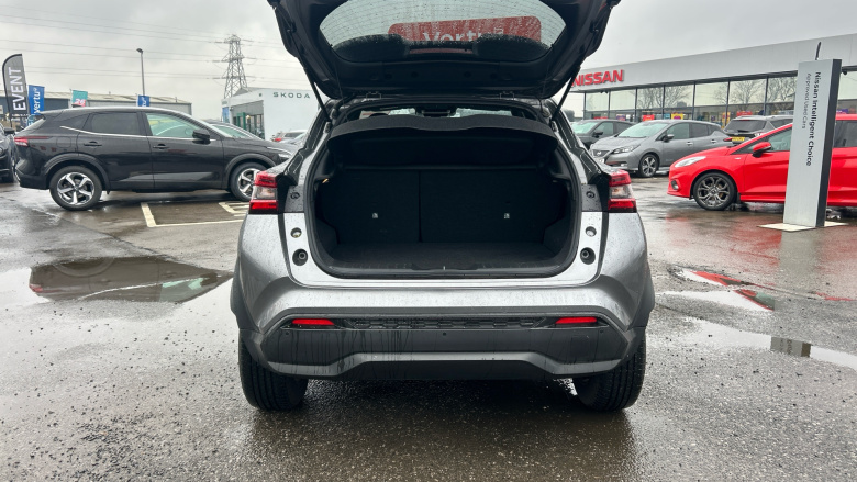 Nissan Juke 1.0 DiG-T N-Connecta 5dr DCT Petrol Hatchback